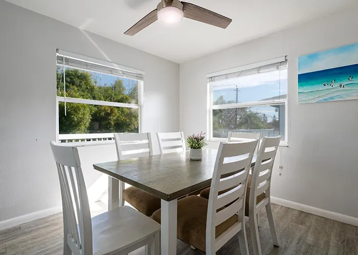 2bd 2ba Sandy E 3mins To Beachpool! Apartment