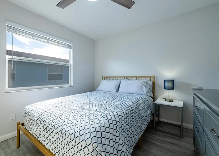 2bd 2ba Sandy E 3mins To Beachpool! Clearwater Beach