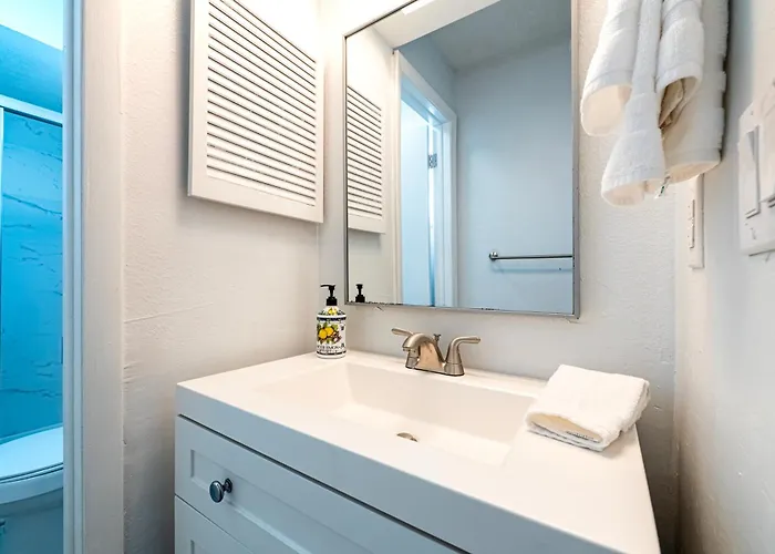 2bd 2ba Sandy E 3mins To Beachpool! Clearwater Beach