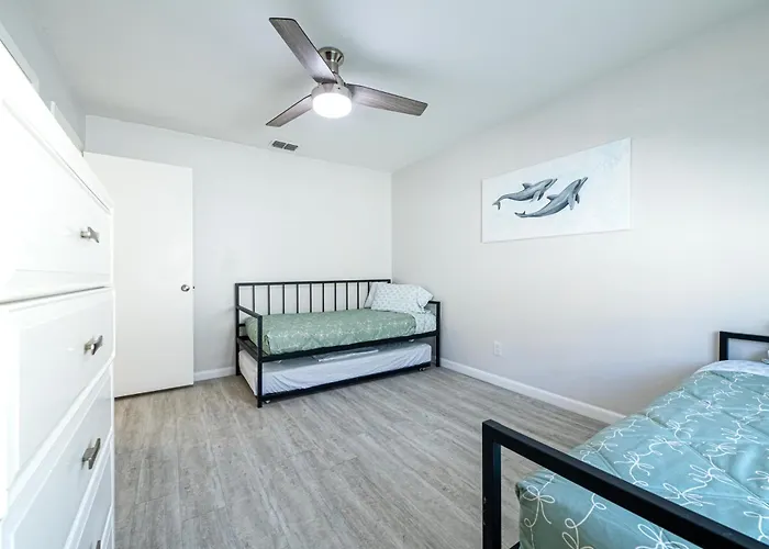 2bd 2ba Sandy E 3mins To Beachpool! Apartment
