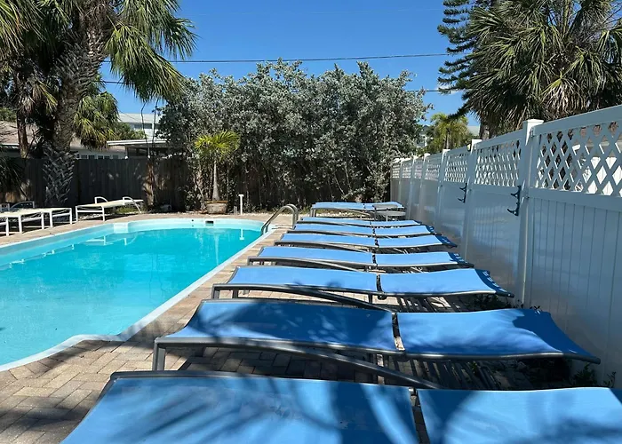 Apartment 2bd 2ba Sandy E 3mins To Beachpool! *
